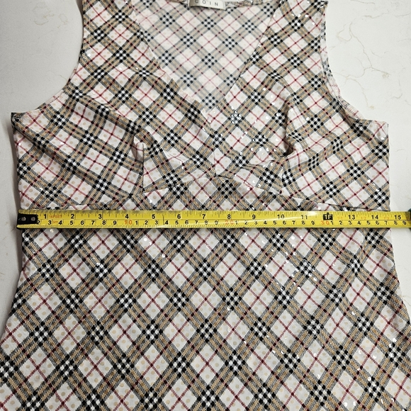 Sleeveless top size M (seems like small medium) with stretch, COIN brand - Picture 3 of 8